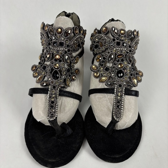Muk Luks black Jewels Embellished Sandals Size 6, Faux Leather/Suede Back Zip - Picture 3 of 7